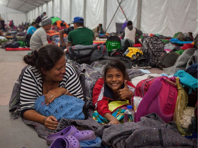 La CNDH reconoció avances en infraestructura y condiciones de las estaciones migratorias, pero llamó a reforzar la atención médica y psicológica, el acceso a la justicia y la información sobre los derechos de las personas migrantes. La CNDH reconoció avances en infraestructura y condiciones de las estaciones migratorias, pero llamó a reforzar la atención médica y psicológica, el acceso a la justicia y la información sobre los derechos de las personas migrantes.