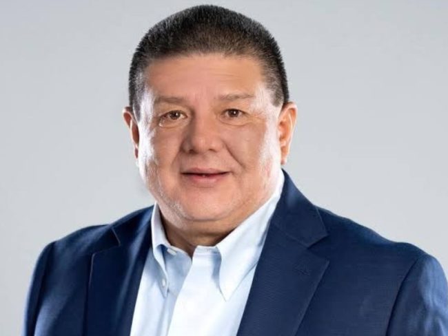 Las periodistas Ana Lilia Pérez y Azul Alzaga señalan contradicciones en las declaraciones de la gobernadora de Chihuahua, María Eugenia Campos, sobre la colaboración con agentes estadounidenses y las investigaciones contra César Jáuregui.