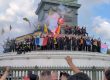 Estudiantes franceses protestan por el deterioro del sistema educativo, la falta de profesores y los recortes presupuestarios, en una jornada marcada por enfrentamientos con la policía.