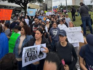 El periodista Emiliano Mellado señaló omisiones en el mantenimiento de la infraestructura hídrica de Guadalajara y cuestionó el proyecto del acueducto Chapala-Guadalajara con inversión privada, ante la crisis de agua potable y contaminación en la zona metropolitana.