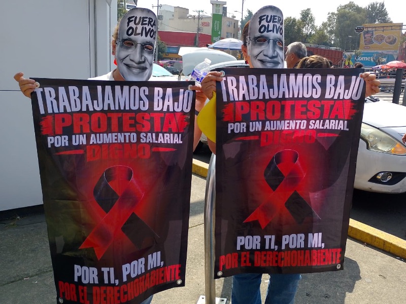 Trabajadores del IMSS rechazaron el aumento salarial de 6.8%. El sindicato retomará las negociaciones, mientras la disidencia exige un incremento de 10%. Trabajadores del IMSS rechazaron el aumento salarial de 6.8%. El sindicato retomará las negociaciones, mientras la disidencia exige un incremento de 10%.