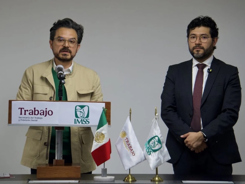 El IMSS elevó de 6.8 a 8% el incremento salarial y de prestaciones para trabajadores sindicalizados; también anunció la basificación de 10 mil 939 empleados. El IMSS elevó de 6.8 a 8% el incremento salarial y de prestaciones para trabajadores sindicalizados; también anunció la basificación de 10 mil 939 empleados.
