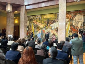 Juan Villoro recibió el Premio Internacional Carlos Fuentes a la Creación Literaria 2026 y llamó a los gobiernos progresistas a garantizar condiciones para la crítica. Además de invertir en cultura, ciencia, educación y salud.