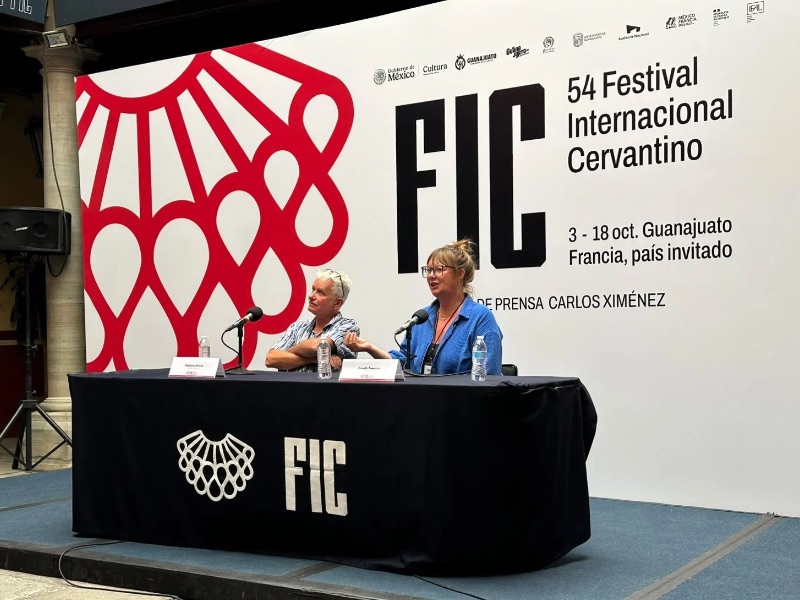 El artista Stephane Girard presenta Rozeo en el Festival Internacional Cervantino, un espectáculo de teatro de calle que reivindica la libertad, la sensibilidad humana y el reencuentro con la naturaleza después de la pandemia.