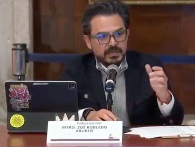 Zoé Robledo anunció que el IMSS llevará diagnósticos a los centros de trabajo para escuchar las necesidades del personal. Marath Bolaños informó que el 14 de octubre se consultará a trabajadores sobre el aumento salarial de 6.8 por ciento. Zoé Robledo anunció que el IMSS llevará diagnósticos a los centros de trabajo para escuchar las necesidades del personal. Marath Bolaños informó que el 14 de octubre se consultará a trabajadores sobre el aumento salarial de 6.8 por ciento.